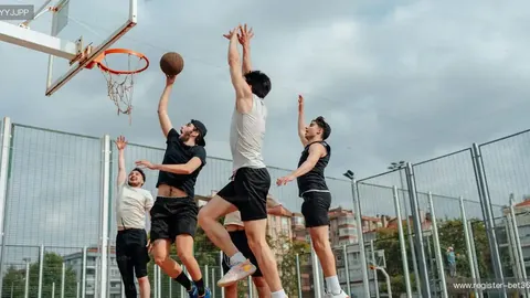 WTT印度站激战正酣，张本智和比赛中疑似遭遇鸟粪袭击！